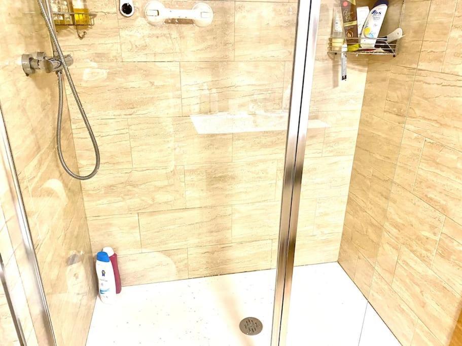 Shared Apartment! Piso Compartido! Общая Квартира! Sevilha Exterior foto
