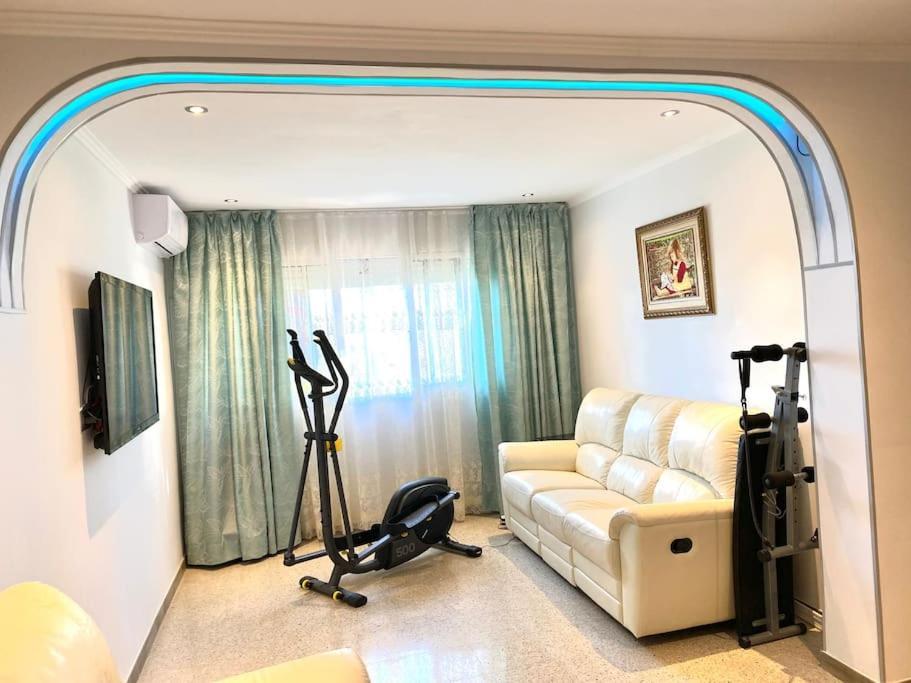 Shared Apartment! Piso Compartido! Общая Квартира! Sevilha Exterior foto